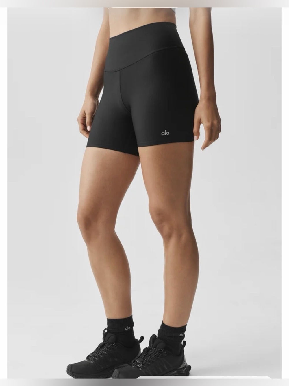 ALO Yoga Black 5" Airlift Energy Short Sz Small